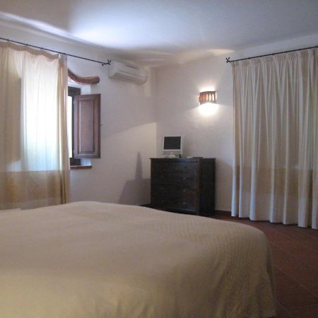 Bed and Breakfast Il Vecchio Ginepro à Arzachena Extérieur photo