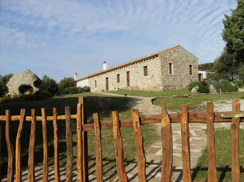 Bed and Breakfast Il Vecchio Ginepro à Arzachena Extérieur photo