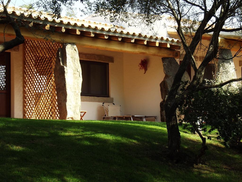 Bed and Breakfast Il Vecchio Ginepro à Arzachena Extérieur photo
