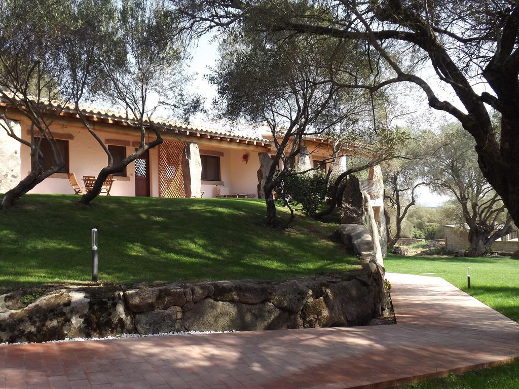 Bed and Breakfast Il Vecchio Ginepro à Arzachena Extérieur photo