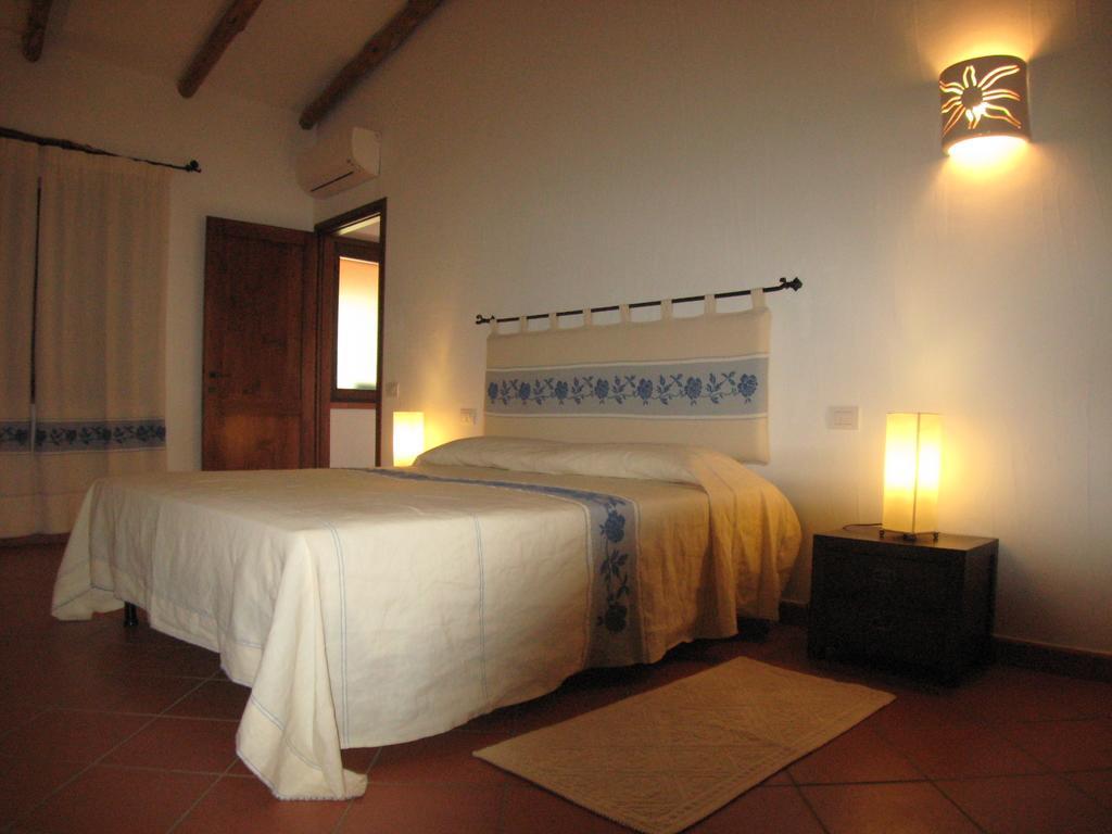 Bed and Breakfast Il Vecchio Ginepro à Arzachena Chambre photo