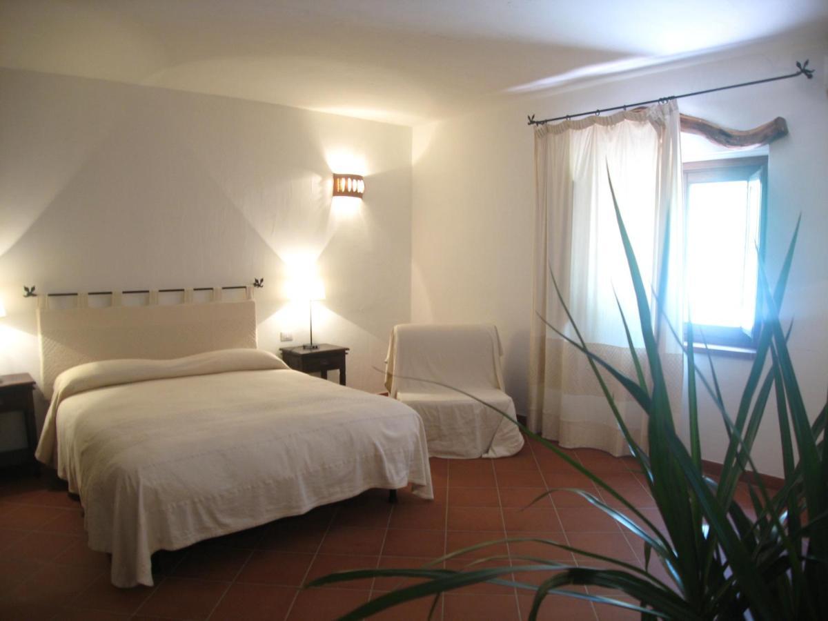 Bed and Breakfast Il Vecchio Ginepro à Arzachena Extérieur photo