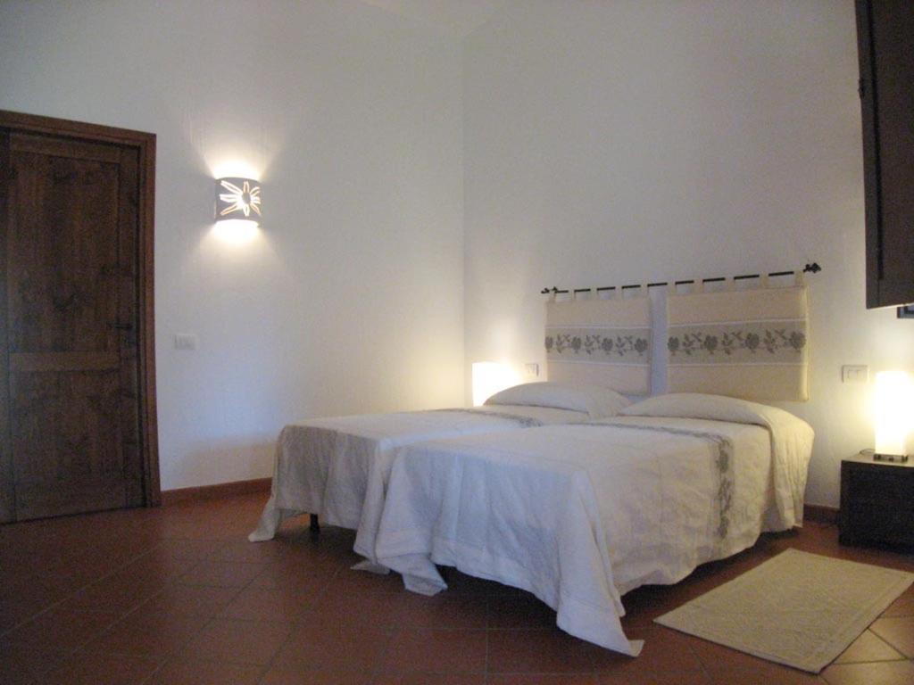 Bed and Breakfast Il Vecchio Ginepro à Arzachena Extérieur photo