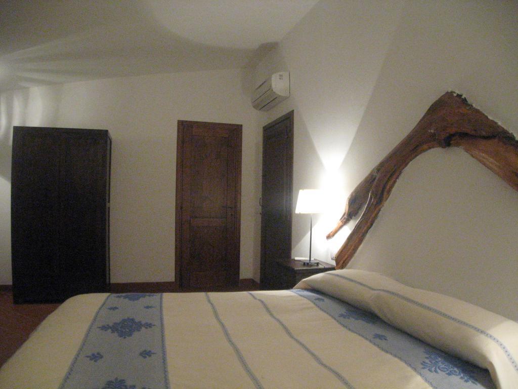 Bed and Breakfast Il Vecchio Ginepro à Arzachena Extérieur photo